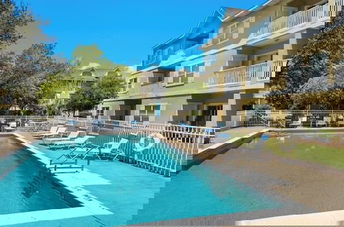 Photo 20 - 1st Floor, Walkable to Dining, Shopping, Beach - Sleeps 6