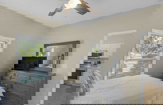 Photo 3 - 1st Floor, Walkable to Dining, Shopping, Beach - Sleeps 6