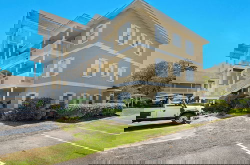Photo 47 - 1st Floor, Walkable to Dining, Shopping, Beach - Sleeps 6