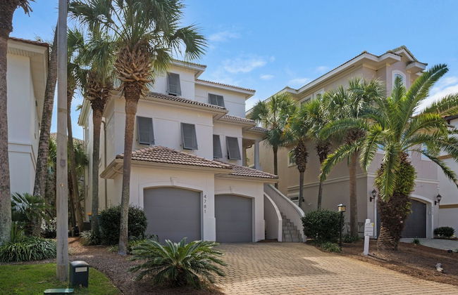 4BR Home, Private Pool, Steps From Beach, Minutes to Top Attractions - Photo 72