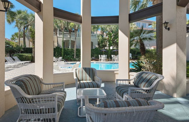 4BR Home, Private Pool, Steps From Beach, Minutes to Top Attractions - Photo 37