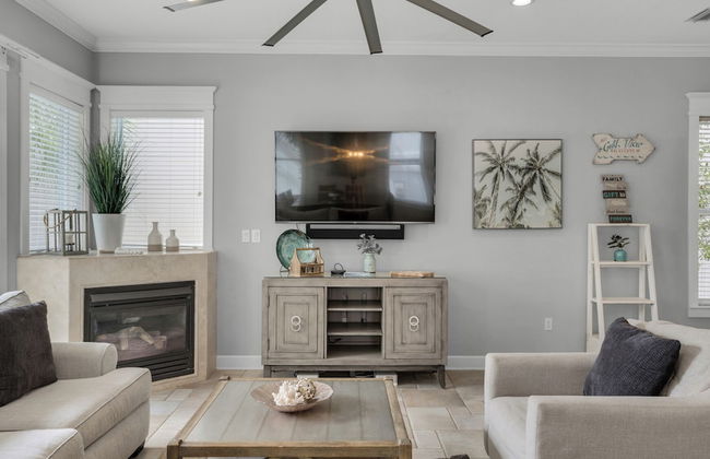4BR Home, Private Pool, Steps From Beach, Minutes to Top Attractions - Photo 23