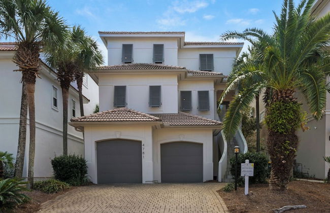 4BR Home, Private Pool, Steps From Beach, Minutes to Top Attractions - Photo 1