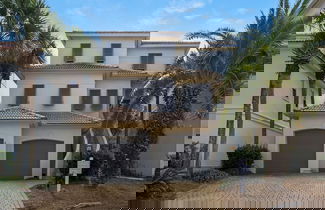 Foto 1 - 4BR Home, Private Pool, Steps From Beach, Minutes to Top Attractions