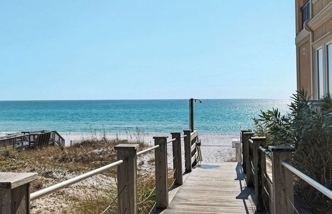 4BR Home, Private Pool, Steps From Beach, Minutes to Top Attractions - Photo 60