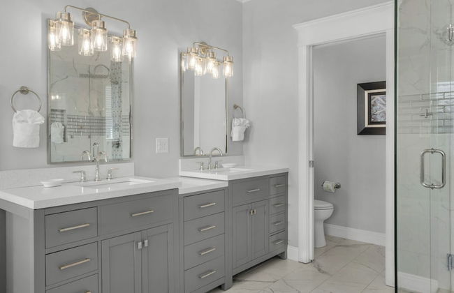 4BR Home, Private Pool, Steps From Beach, Minutes to Top Attractions - Photo 29