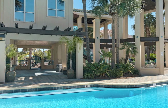 4BR Home, Private Pool, Steps From Beach, Minutes to Top Attractions - Photo 40