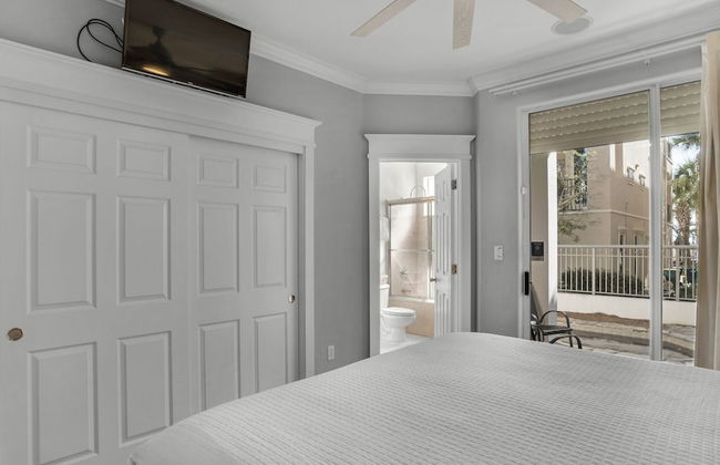 4BR Home, Private Pool, Steps From Beach, Minutes to Top Attractions - Photo 24