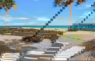 Foto 1 - 3br/3ba, Steps to Beach, Gulf Views, Free Beach Setup!