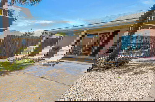 Photo 31 - 3br/3ba, Steps to Beach, Gulf Views, Free Beach Setup!