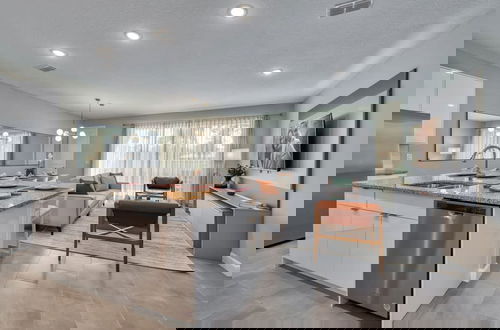 Foto 4 - Super Spacious With Private Pool and Themed Bedrooms