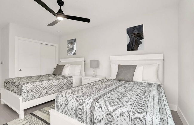4BR w htd Pool Walk to Las Olas 5mins to Beach - Foto 34