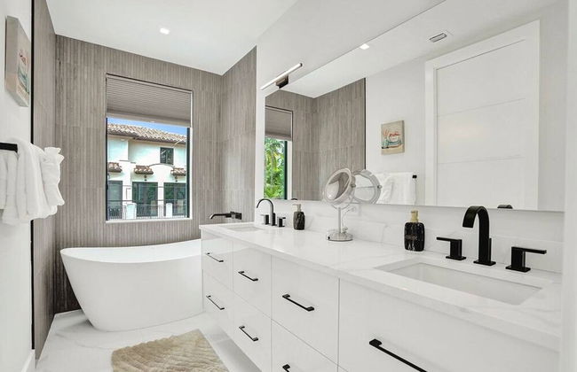 4BR w htd Pool Walk to Las Olas 5mins to Beach - Foto 19