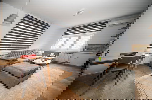 Foto 10 - Design 1bdr Apartment With City View