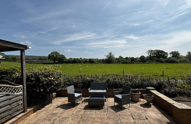 2 Bed Chalet on Working Farm - Foto 18