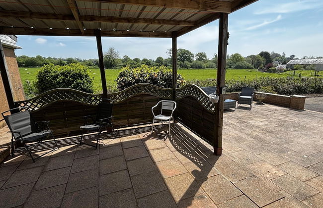2 Bed Chalet on Working Farm - Foto 13