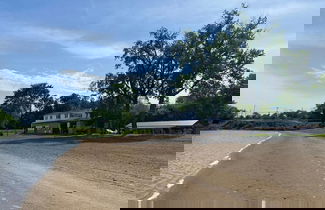 Foto 2 - Beach House on Lake