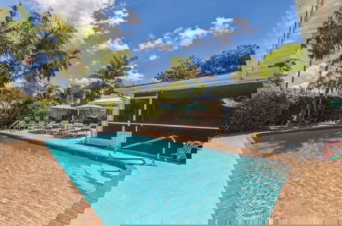 Foto 19 - Private Villa With Pool And Sauna 5 Bedroom Home by RedAwning