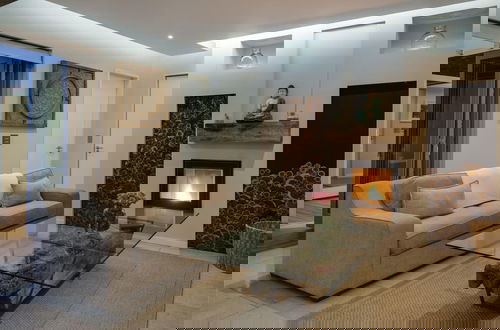Foto 9 - Element House - Contemporary and Upmarket Villa