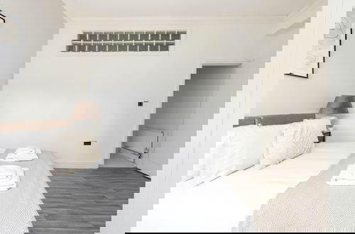 Photo 7 - Modern Apartment in Walthamstow
