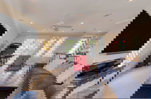 Foto 18 - Doctor's Orders by Avantstay 5 Mins TO Beach! w/ Community Pool & Hot Tub!