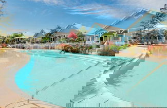 Foto 3 - Doctor's Orders by Avantstay 5 Mins TO Beach! w/ Community Pool & Hot Tub!