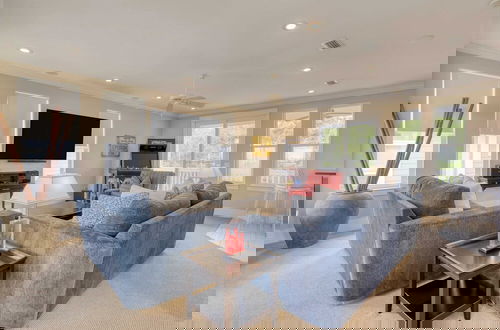 Foto 5 - Doctor's Orders by Avantstay 5 Mins TO Beach! w/ Community Pool & Hot Tub!