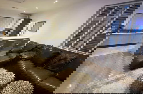 Photo 21 - Charming 3-bed Apartment in London