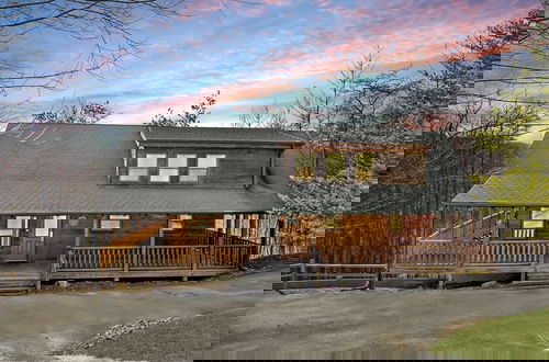 Foto 42 - Peace Of Mind 3 Bedroom Cabin by RedAwning