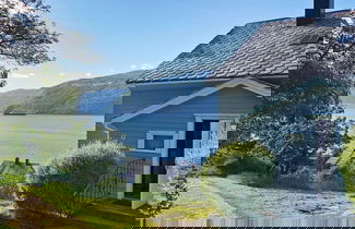 Foto 1 - 6 Person Holiday Home in Utvik
