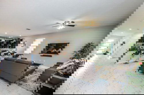 Foto 37 - 9 Bed Storey Lake Resort Game Room/pool 9 Bedroom Home by RedAwning