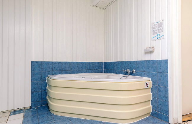 8 Person Holiday Home in Albaek - Foto 18