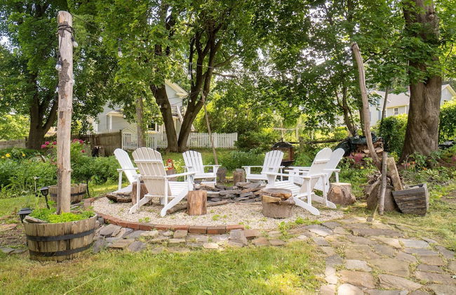 Cordelia by Avantstay Amazing Backyard, 10mins From Stockbridge! - Photo 25
