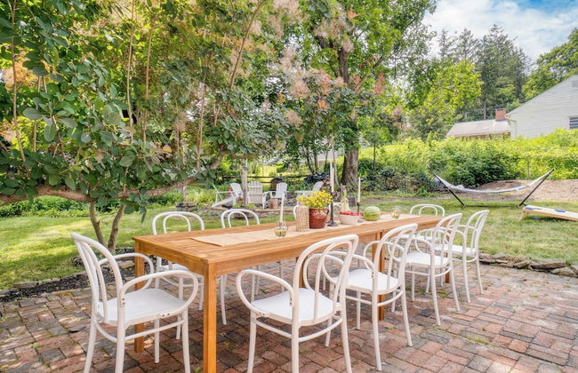 Cordelia by Avantstay Amazing Backyard, 10mins From Stockbridge! - Photo 1