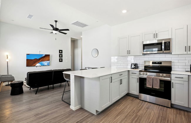 Fresh Modern Home with Pool BBQ - Foto 7