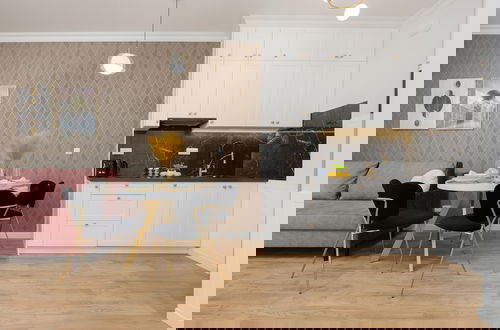 Photo 19 - Modern Apartment by Renters Prestige