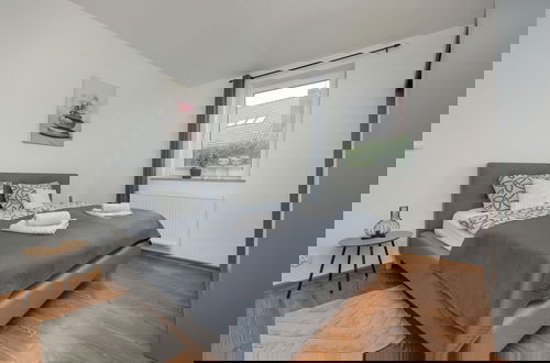 Foto 4 - Quiet Apartment With Garden by Renters