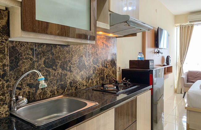 Modern Look And Comfy Studio Tifolia Apartment - Foto 10