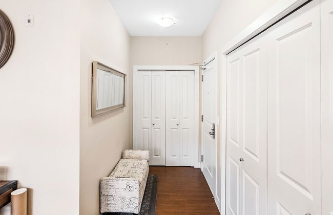 Top Floor Lake View Condo at Copper Sky - Foto 1
