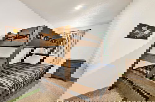 Foto 2 - Midnight Pines #2424