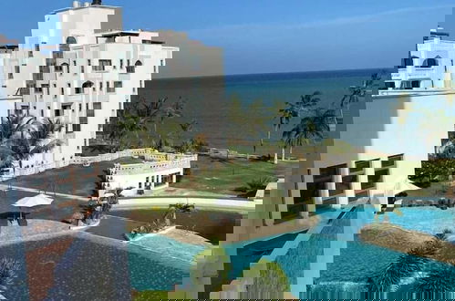Foto 15 - Luxury Oceanline Beachfront Apartments