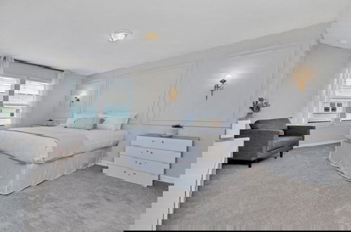 Foto 2 - 5 Bed In Windsor Island Resort 5 Bedroom Townhouse by RedAwning