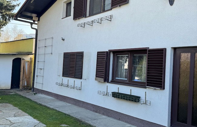 2 Bedrooms, 2 Baths House With a Living Room & an Upstairs Reception rea - Foto 1