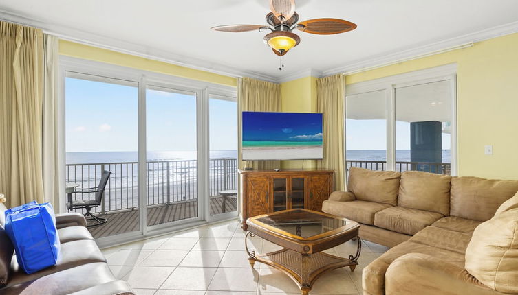 Foto 1 - Grandview Oasis! 3BR 2BA Sleeps 9! Gulf-front Tranquility Beckons