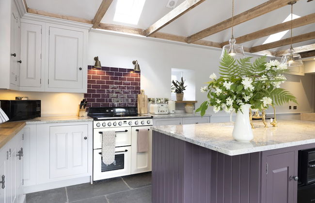 JOIVY Exceptional Cottage W/ Stunning Country Views - Foto 20