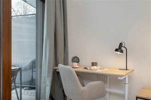 Foto 6 - Luxurious Apartment by Renters Prestige