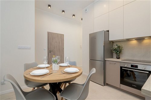 Photo 11 - Luxurious Apartment by Renters Prestige
