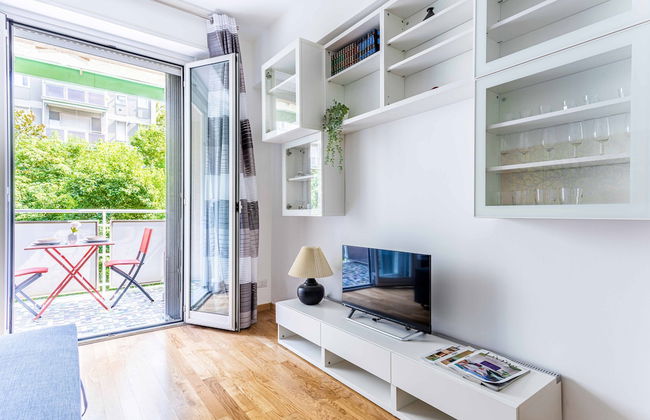 JOIVY Adorable Flat W/ Balcony - Photo 14