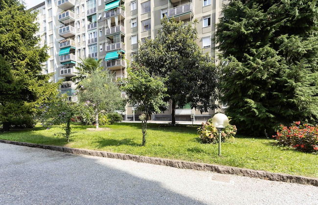 JOIVY Adorable Flat W/ Balcony - Photo 21