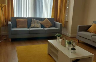 Photo 1 - Spacious 1-bed Apartment in Leeds